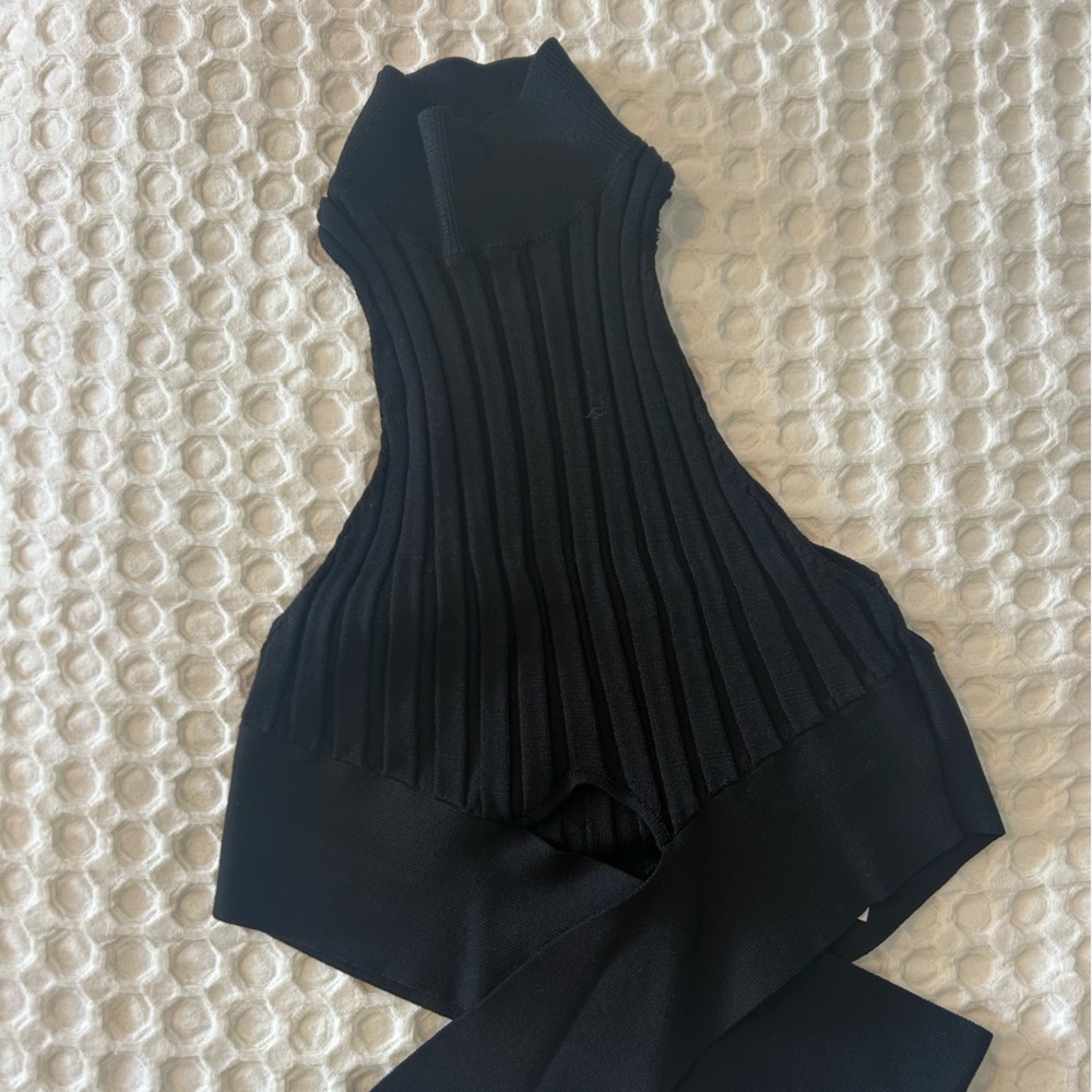 Zara Black Ribbed Halter Crop Top